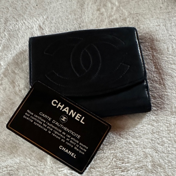 CHANEL Black Leather Wallet - Picture 8 of 8